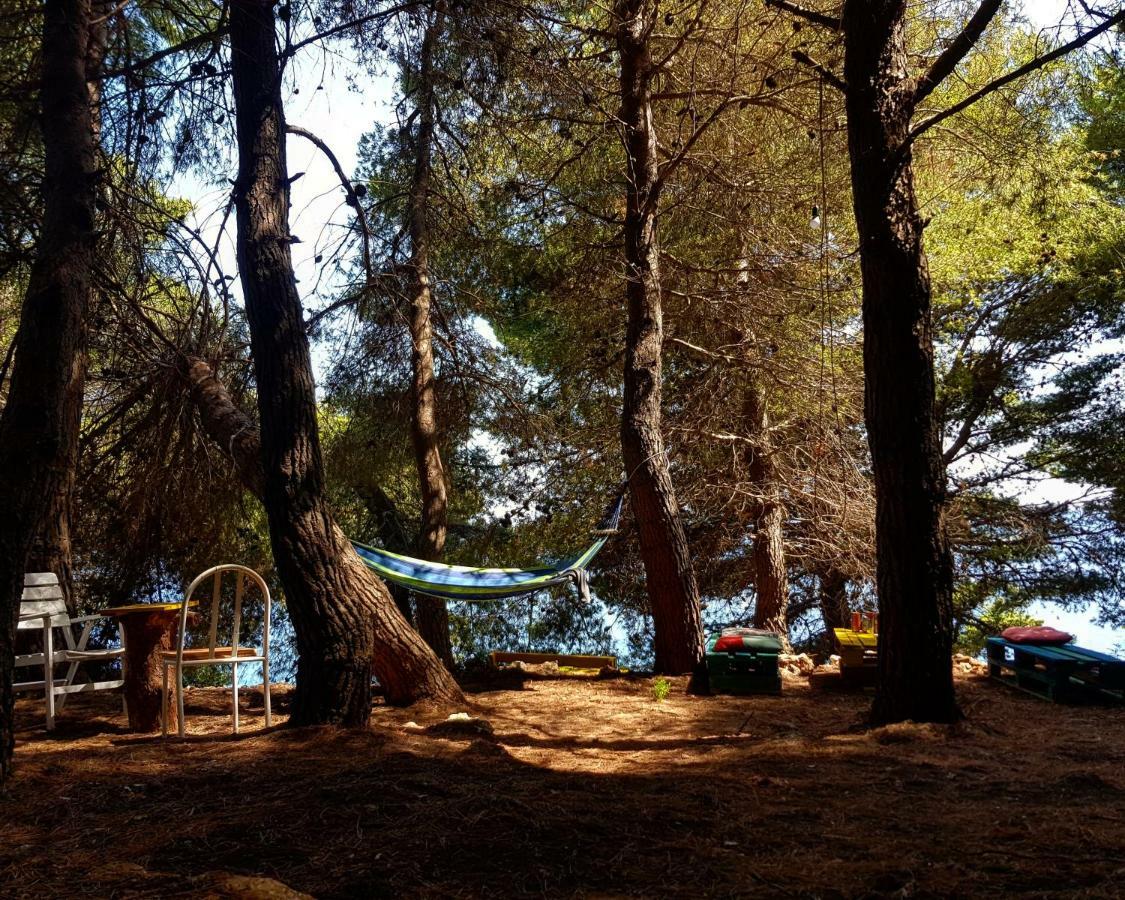 The Sea Cave Camping Hotell Himare Exteriör bild