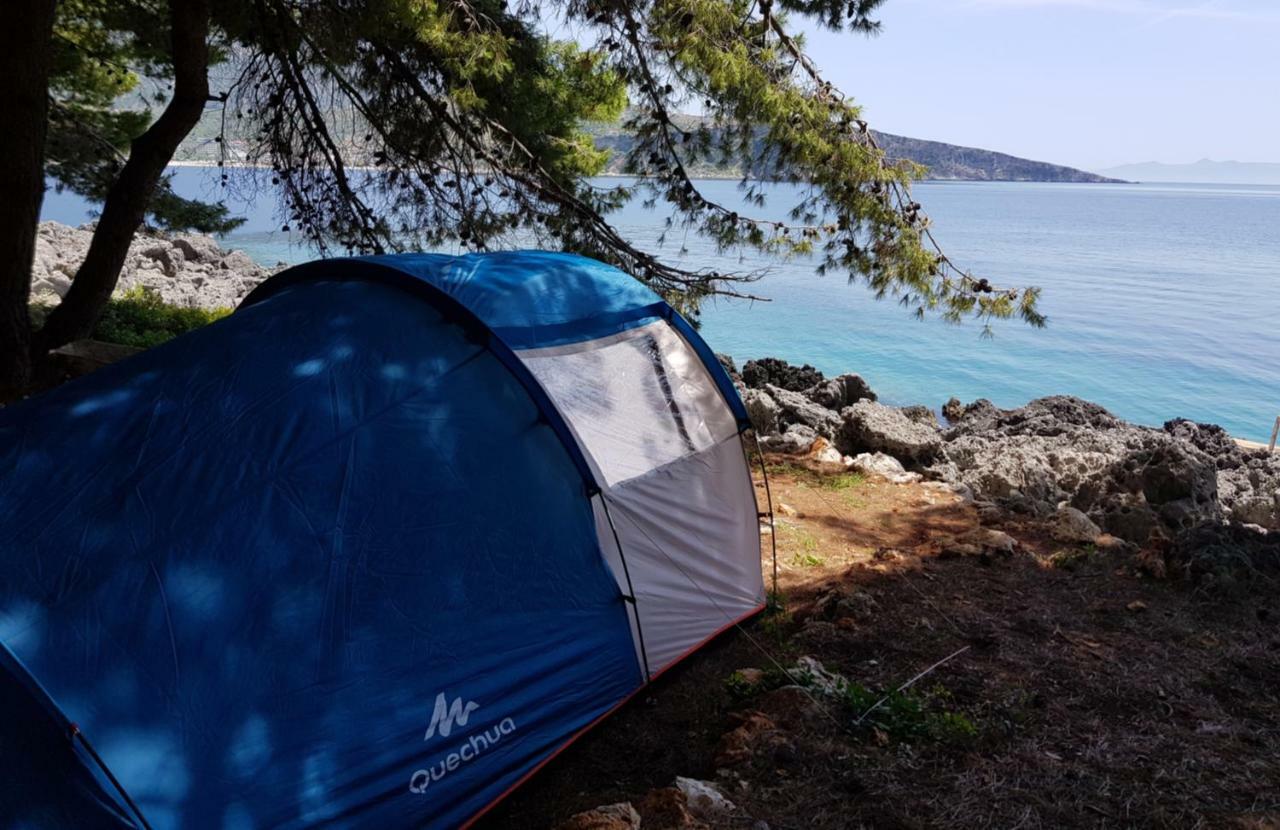 The Sea Cave Camping Hotell Himare Exteriör bild