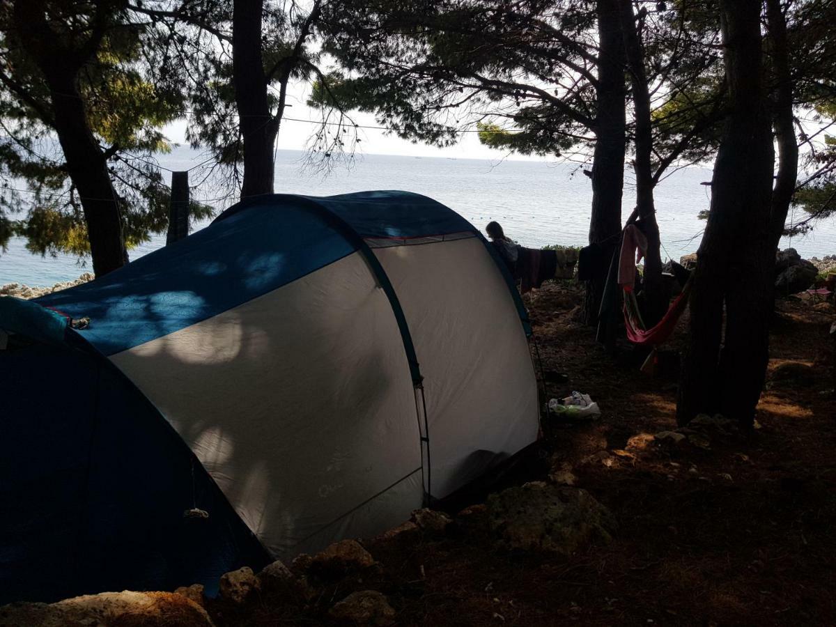 The Sea Cave Camping Hotell Himare Exteriör bild